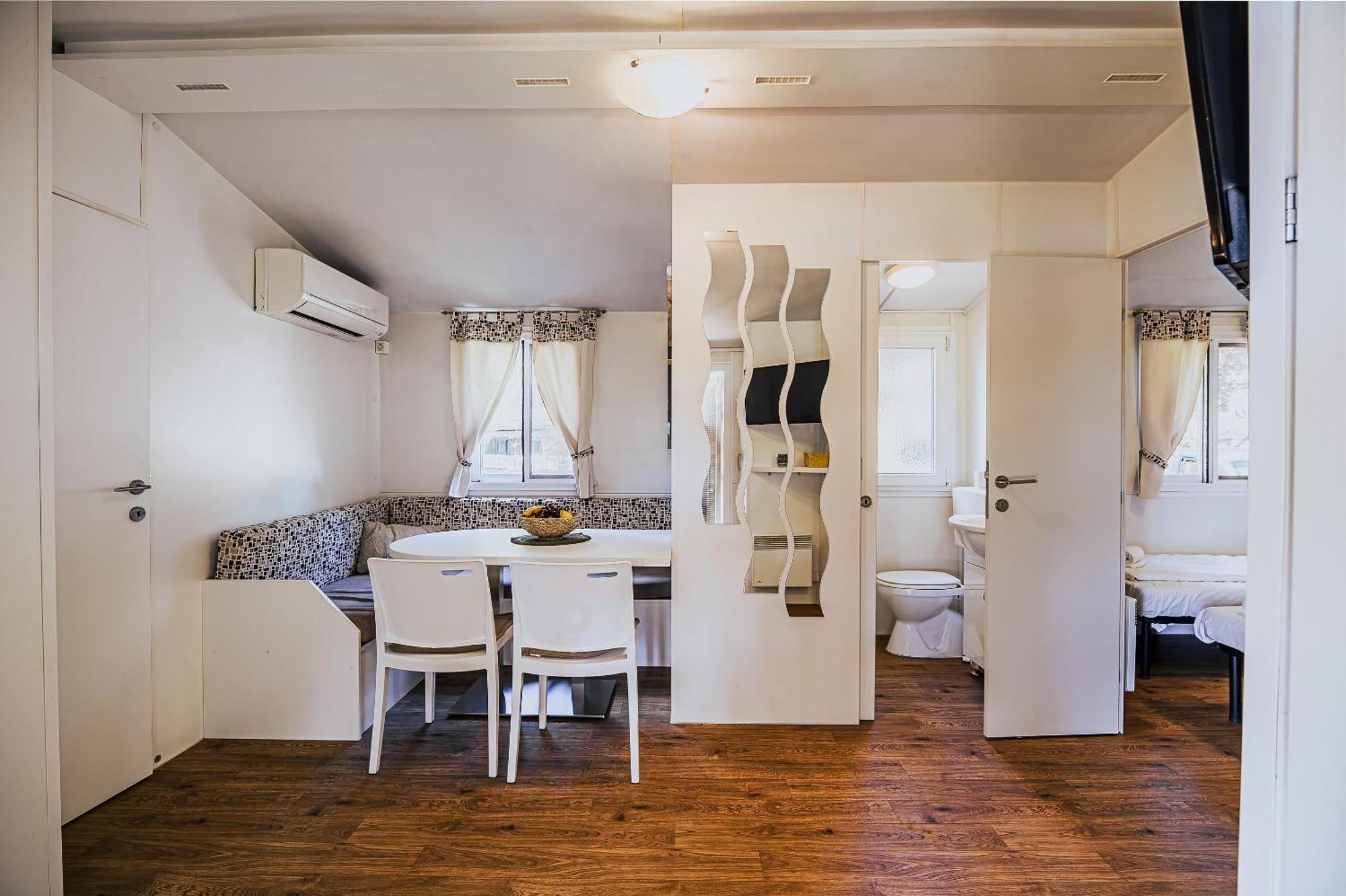 Lake View Mobile Homes With Thermal Riviera Tickets In Terme Catez Чатеж об Сави Стая снимка
