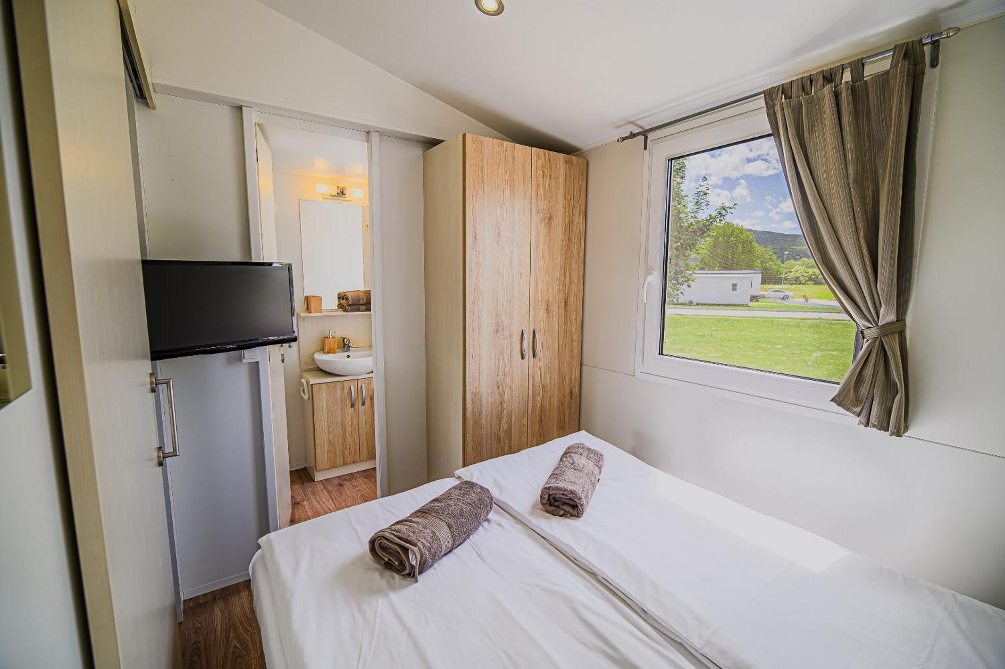 Lake View Mobile Homes With Thermal Riviera Tickets In Terme Catez Чатеж об Сави Стая снимка