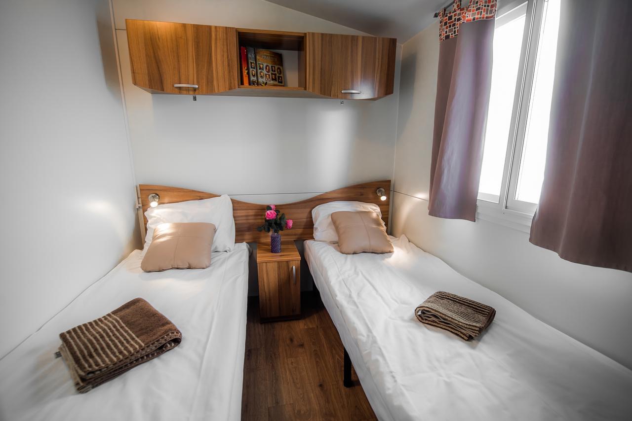 Lake View Mobile Homes With Thermal Riviera Tickets In Terme Catez Чатеж об Сави Екстериор снимка